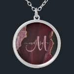 Chic Burgundy Gold Glitter Agate Custom Monogram Zilver Vergulden Ketting<br><div class="desc">Deze elegante gepersonaliseerde neckalie is voorzien van een bruine en roze roos achtergrond die is voorzien van faux goudglitter. Pas uw monogram initiaal aan in hand geschreven goudscriptkalligrafie met jouw naam hierboven. Een unieke cadeau voor verjaardagen,  feestdagen en speciale gelegenheden. Speciaal voor u ontworpen door Extreme T - shirts!</div>