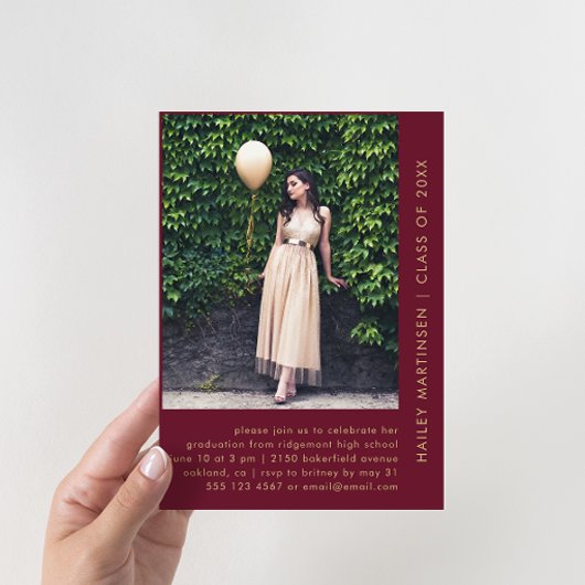 Chic Burgundy Two Photo Graduparty Kaart