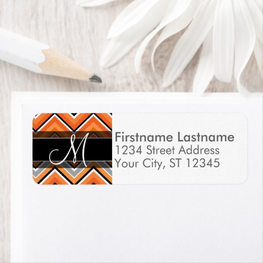 Chic Chevron Pattern Black Grey Oranje Monogram Etiket (Insitu)