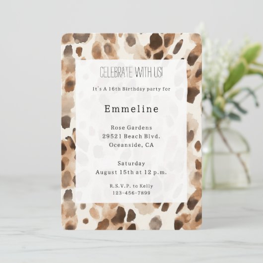 Chic Cream Brown Leopard Animal Print Verjaardag Kaart (Staand voorkant)