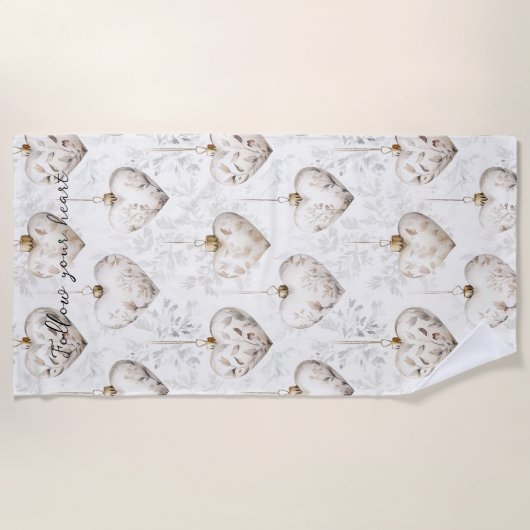 Chic Cream Grey Hearts Ornaments Strandlaken (Voorkant)
