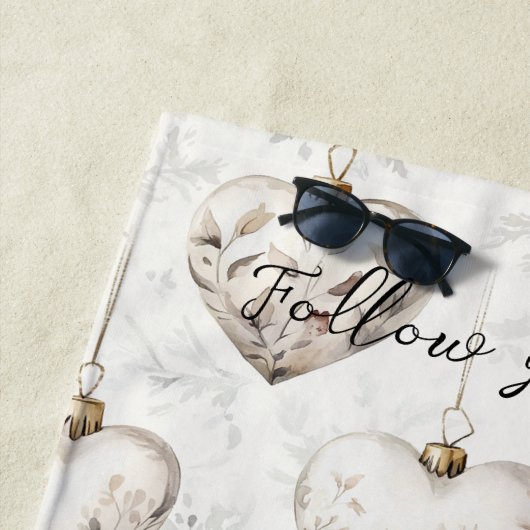 Chic Cream Grey Hearts Ornaments Strandlaken (In situ)