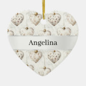 Chic Crème Harten Zilveren Lint Kerst Keramisch Ornament (Voorkant)