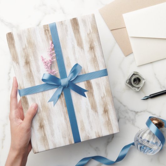 Chic Crème Wit Bruine Strepen Verjaardag Cadeaupapier (Geschenken)
