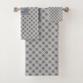 Chic Custom Name Towels Classic Grey Aesthetic Bad Handdoek (Insitu)