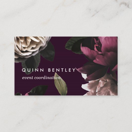 Chic Dark Floral op Plum Visitekaartje (Voorkant)