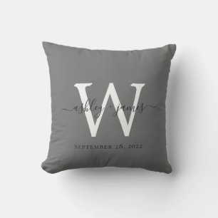 Chic Dark Gray White Monogram Weddenschap Keepslag Kussen