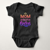 Chic Design Typografie mama Je bent de koningin Romper (Voorkant)