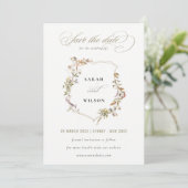 Chic Dusky Pink Blush Wildflower Crest Wedding Save The Date (Staand voorkant)