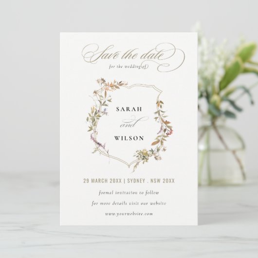 Chic Dusky Pink Blush Wildflower Crest Wedding Save The Date (Staand voorkant)
