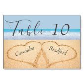 Chic Dusty Blue Beach Bruiloft 2 Harten in Zand Kaart (Voorkant)