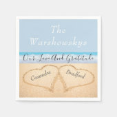 Chic Dusty Blue Beach Bruiloft 2 Harten in Zand Servet (Voorkant)