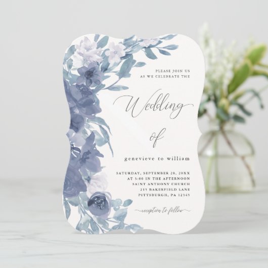 Chic Dusty Blue Floral met kalligrafie bruiloft Kaart (Staand voorkant)