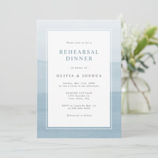 Chic Dusty Blue Waterverf Ombre Rehearsal Dinner Kaart (Staand voorkant)