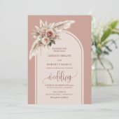 Chic Dusty Pink Pampas Roses Wedding Invitation Kaart (Staand voorkant)