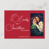 Chic Editorial Deep Red One Photo QR Code Wedding Informatiekaartje (Voorkant)