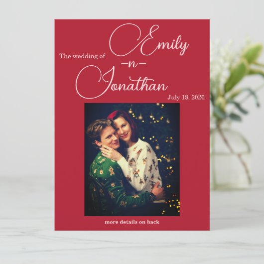 Chic Editorial Deep Red One Photo Wedding Kaart (Staand voorkant)