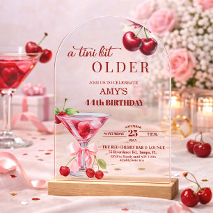 Chic Een Tini Beetje Ouder Kersen Martini 44e Verj Acryl Uitnodigingen