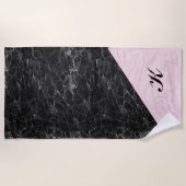 Chic Elegant Black Pink Marble Monogrammed Beach T Strandlaken (Voorkant)