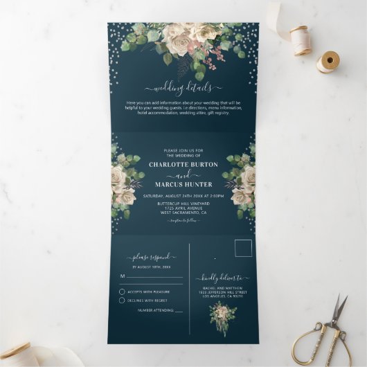 Chic Elegant Blush Bloemen & Navy Tri-Fold Huwelij Drieluik Uitnodiging (Binnen)