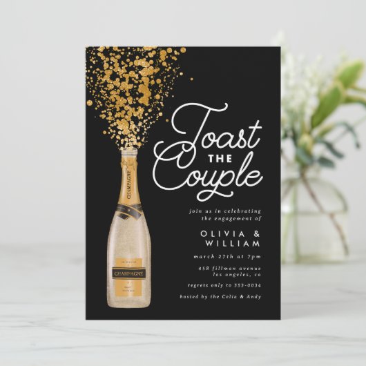 Chic Elegant Champagne Toast Gold Engagement Kaart (Staand voorkant)