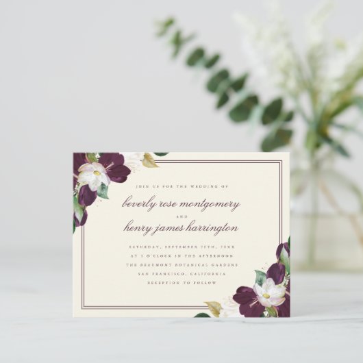 Chic Elegant Diep Paarse & Ivoor Bloemen Huwelijk Uitnodiging Briefkaart (Staand voorkant)