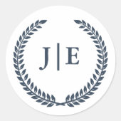 Chic Elegant Krans Monogram Huwelijk Ronde Sticker (Voorkant)