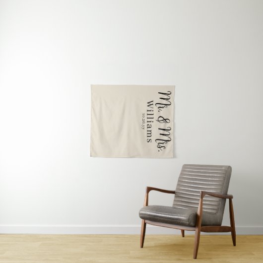 Chic Elegant Script Mr and Mrs Wedding Reception Wandkleed (In Situ (horizontaal))