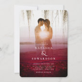 Chic Elegant Wavy Burgundy Abstract Foto Weddensch Kaart (Voorkant)