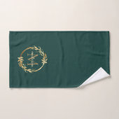 Chic Emerald Green Gold Monogram Eucalyptus Wreath Bad Handdoek (Handdoek)