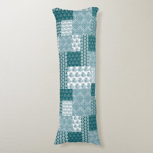 Chic Ethnic Faux Patchwork Patroon, Blauwgroen en  Lichaamskussen (Voorkant Verticaal)