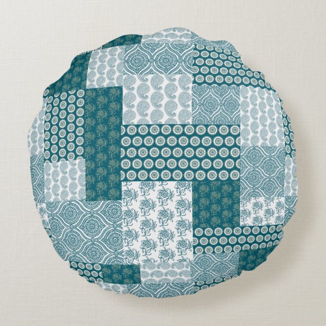 Chic Ethnic Faux Patchwork Patroon, Blauwgroen en  Rond Kussen (Achterkant)
