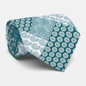 Chic Ethnic Faux Patchwork Patroon, Blauwgroen en Stropdas (Opgerold)