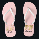 Chic Faux Gold Bride Wedding Bachelorette Teenslippers<br><div class="desc">Elegant,  chic en modern faux print gouden contouren roos kwartsroze,  Bride keepomwille teenslippers. Dit klassiek en gesofisticeerd ontwerp is perfect voor de klas,  de trendy en de stijlvolle bride. Draag ze naar je vrijgezellenfeest of een pre-bruiloft evenement. Al fotoafdrukontwerp.</div>