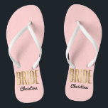 Chic Faux Gold Bride Wedding Bachelorette Teenslippers<br><div class="desc">Elegant,  chic en modern faux print gouden contouren roos kwartsroze,  Bride keepomwille teenslippers. Dit klassiek en gesofisticeerd ontwerp is perfect voor de klas,  de trendy en de stijlvolle bride. Draag ze naar je vrijgezellenfeest of een pre-bruiloft evenement. Al fotoafdrukontwerp.</div>