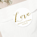 Chic Faux Gold Foil Custom Wedding Love Sjabloon Ronde Sticker<br><div class="desc">Vier in stijl met deze elegante en zeer trendy bruiloft gunst stickers. Voeg eenvoudig uw eigen namen en trouwdatum toe aan de sjabloon om de perfecte huwelijksaandenken voor uw gasten te creëer. Bijpassende trouwartikelen zijn te vinden in het collectie.</div>