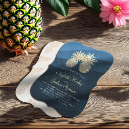 Chic Faux Gold Pineapple Couple Blue Wave Wedding Kaart