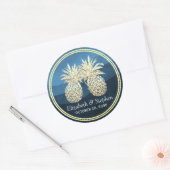 Chic Faux Gold Pineapple Couple Blue Wave Wedding Ronde Sticker (Envelop)
