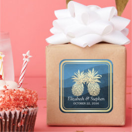 Chic Faux Gold Pineapple Couple Blue Wave Wedding Vierkante Sticker