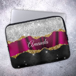 Chic faux zilverglitter Fuchsia zwart monogram Laptop Sleeve<br><div class="desc">, elegante, girale bijkomstige glitter in roze magenta, zwart en zilver om een speciale, stijlvolle laptophoes te creëer. Voeg wat stijl aan uw kantoor, bureau, of persoonlijke ruimte met een Chic en stijlvolle douanenaam en monogram de hoes van de Laptop toe. personaliseer het met een manuscriptnaam en een monogram. Het...</div>