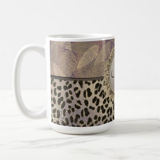 Chic Feathers met Leopard Print Monogram Koffiemok (Links)