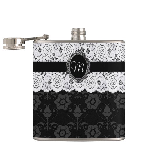 Chic flesje met zwart-wit kanten monogram heupfles (Geopend)