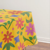 Chic Flowers and Polka Dots on Yellow Tablecloth Tafelkleed (Voorbeeld)