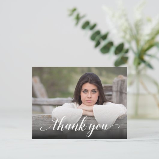 Chic foto afstuderen witte script bedankt briefkaart (Staand voorkant)