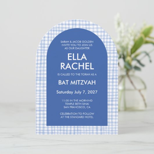 Chic Gingham Modern Custom QR Bat Bar Mitzvah Arch Kaart (Staand voorkant)