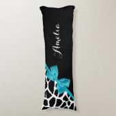 Chic Giraffe print Aqua Blue Ribbon Bow met naam Lichaamskussen (Voorkant Verticaal)