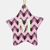 Chic Girly Patroon Monogram roos Roze Chevron Keramisch Ornament (Links)