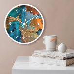 Chic glam marble waterverf gold turkooise oranje<br><div class="desc">Witte grafische cijfers bedekken een rijke, glam, goudgroen, turkooisblauw en gele oranje abstracte waterverf op deze elegante, trendy, moderne wandklok. Uw keuze uit een rond of vierkant klokgezicht. Maakt een welkome en stijlvolle verklaring waar het ook wordt opgehangen. Een geweldige aanvulling op je woonkamer of slaapkamer, en een geweldig cadeau...</div>