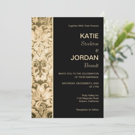 Chic Gold Damask Wedding Uitnodiging (Staand voorkant)