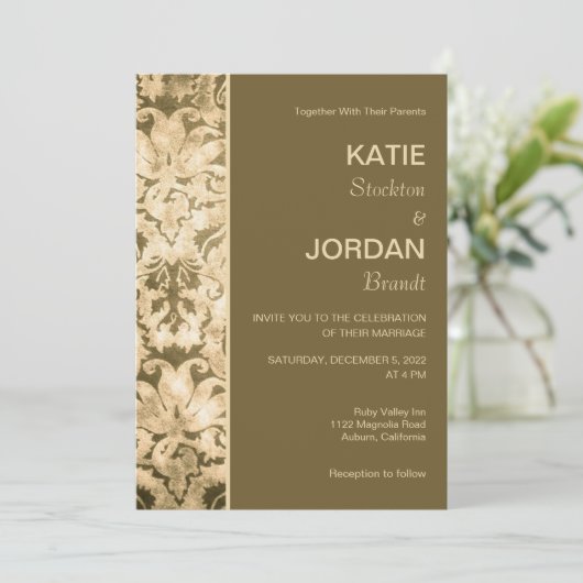 Chic Gold Damask Wedding Uitnodiging (Staand voorkant)